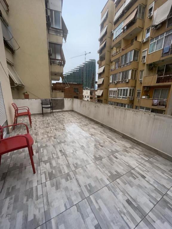 Suitable Tirana